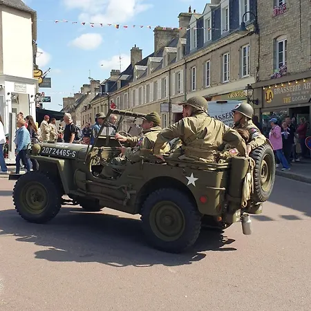 Maison De Famille Face A L'eglise