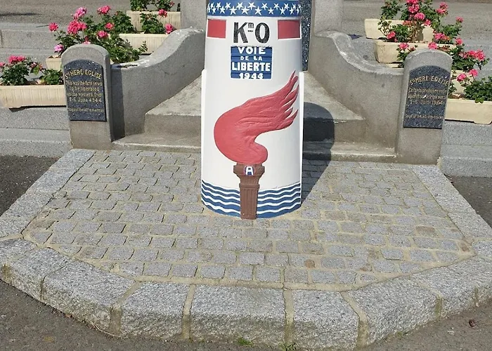 Maison De Famille Face A L'eglise Nyaraló *