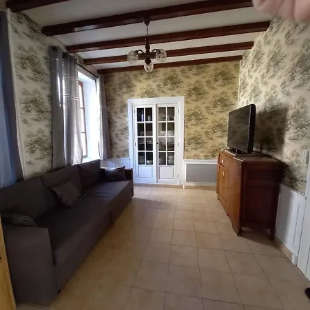 Holiday home Maison De Famille Face A L'eglise