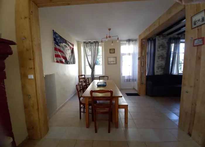 Maison De Famille Face à L'église Hébergement de vacances